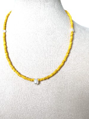 necklace-parels-geel